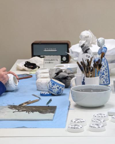Painter working in Royal Delft 2024-12-02