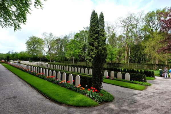 Grebbeberg War Cemetery