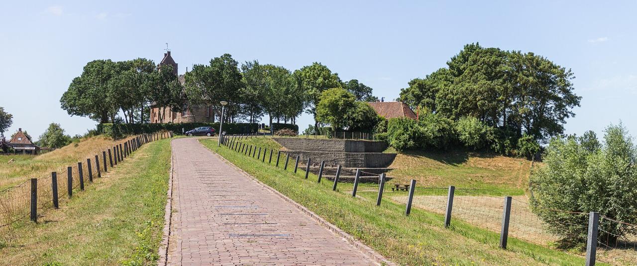 A brick path up the terp at Hogebeintum