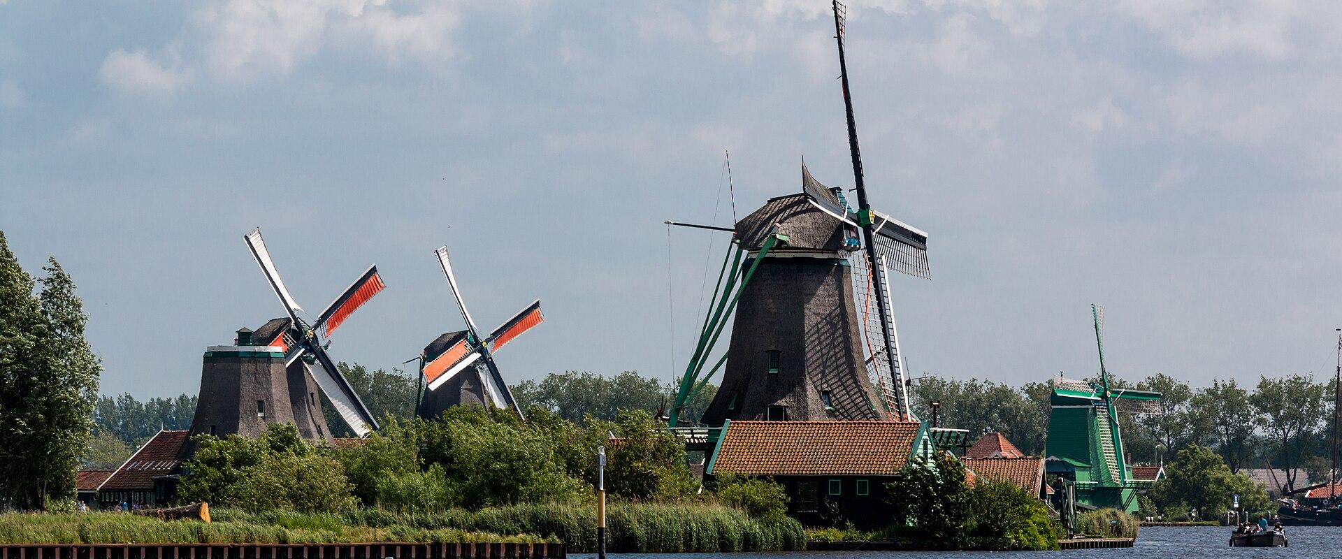 Windmills along the Zaan at the Zaanse Schans