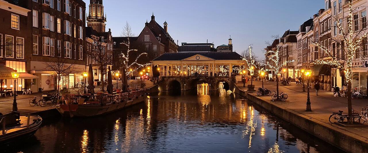 The Nieuwe Rijn and the Koornbrug in Leiden in the evening