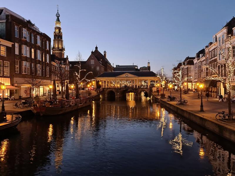 The Nieuwe Rijn and the Koornbrug in Leiden in the evening