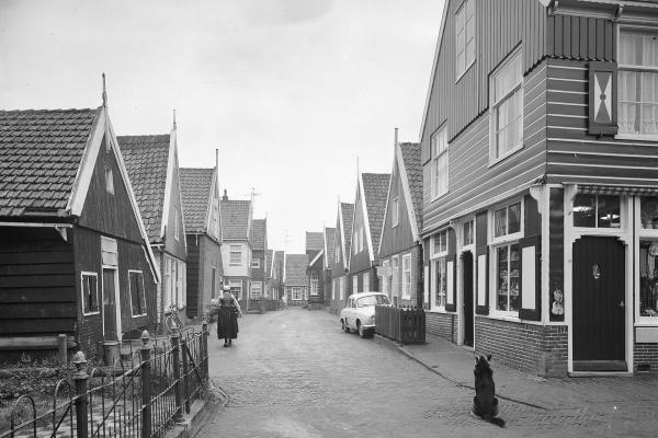Souvenir Shops on Hoofdstraat