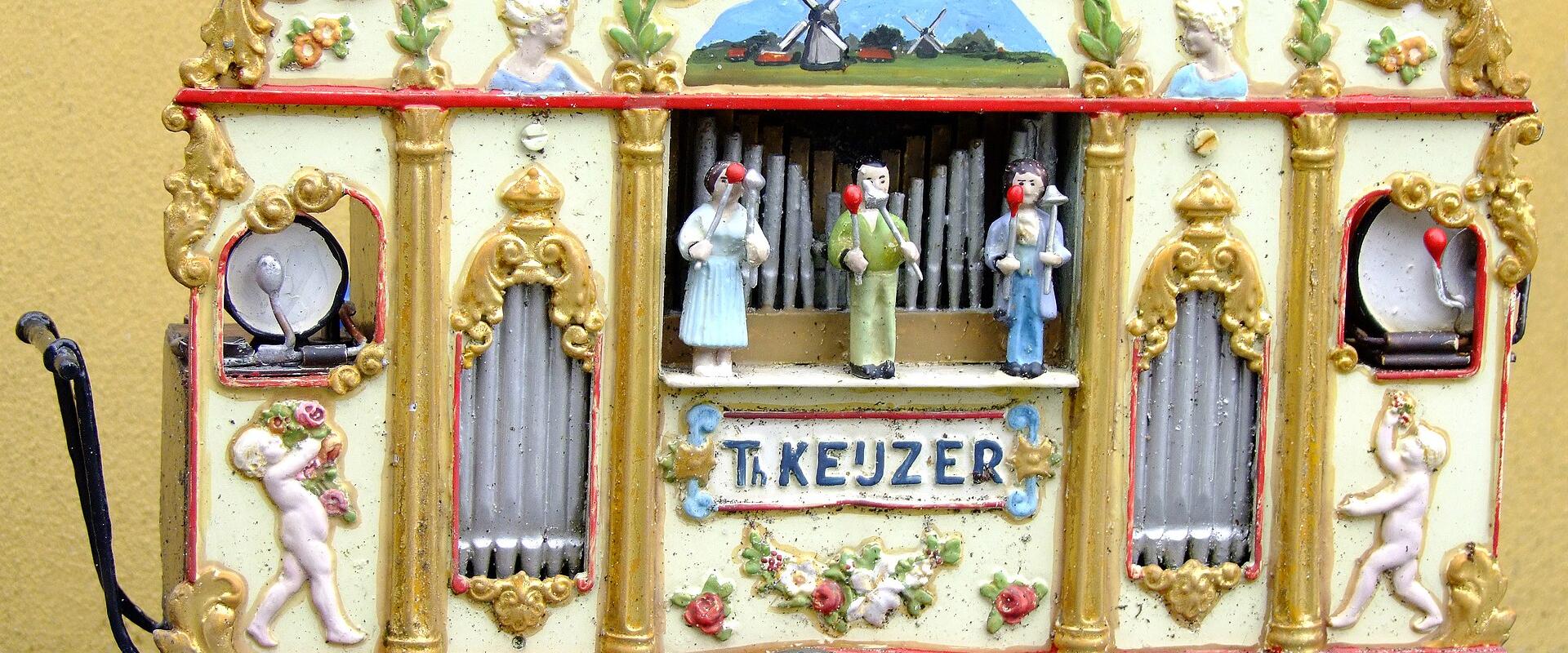 A colourful Dutch street organ