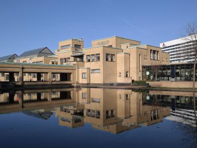 The Kunstmuseum Den Haag reflected in its pond