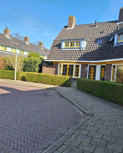 Street in Agnetapark, Delft