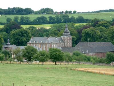 Kasteel Neubourg in the green valley below Gulpen