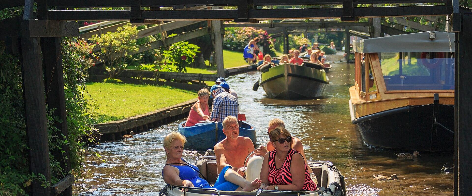 Whisper Boat (Boat Tour On Canals)
