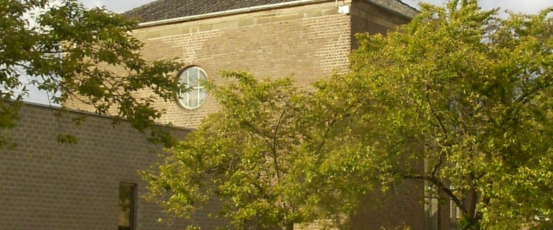 The Protestant church of Huissen seen from the Raadhuisplein